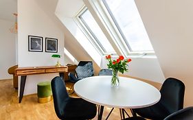 Grand Quarters City Residence